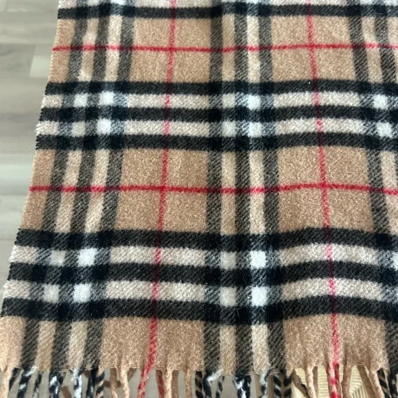 Wool Plaid Fringe Scarf - Picture 6 of 9